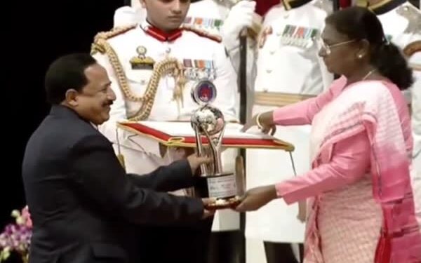 Tripura’s Shyamal Dey, Anupam Das get NSS Award from President