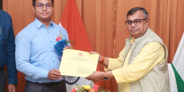 Power Minister hands over three appointment letters