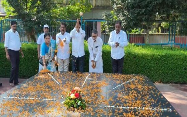 Congress Pays Tribute to Jawaharlal Nehru on 136th Birth Anniversary in Agartala