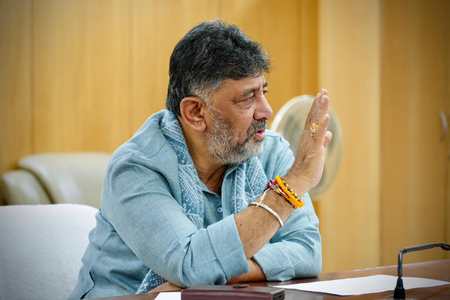 Shivakumar Defies Delhi Police Notice in National Herald Case, Says He “Will Not Bow Down”