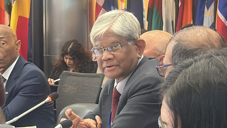 Secretariat Staff Confine Finance Adviser, Seek Allowance Reforms