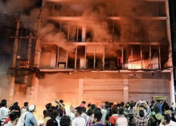 Violence Erupts in Bangladesh After Death of Inqilab Mancha Spokesperson Sharif Osman Hadi