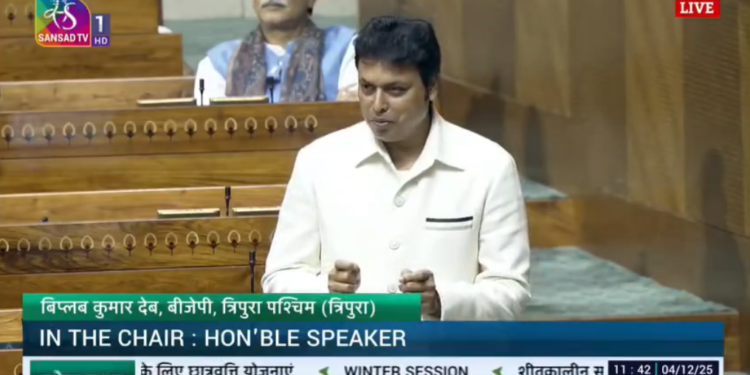 Biplab Kumar Deb Urges Full Central Funding for Tribal Scholarships in Northeast