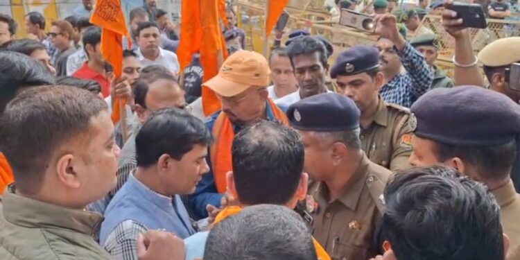 Sanatani Hindu Sena Protests in Agartala Over Bangladesh Lynching