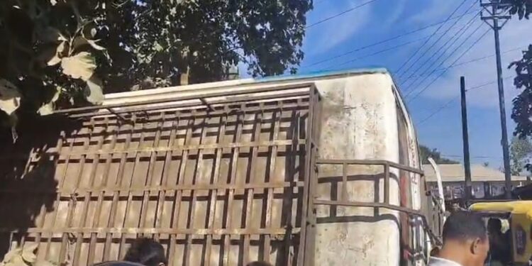 Over 20 Injured as Passenger Bus Overturns Near TSR Camp on Amarpur–Nutanbazar Road