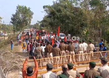 VHP Protests in Tripura, Demands Halt to Border Trade with Bangladesh Over Attacks on Hindus