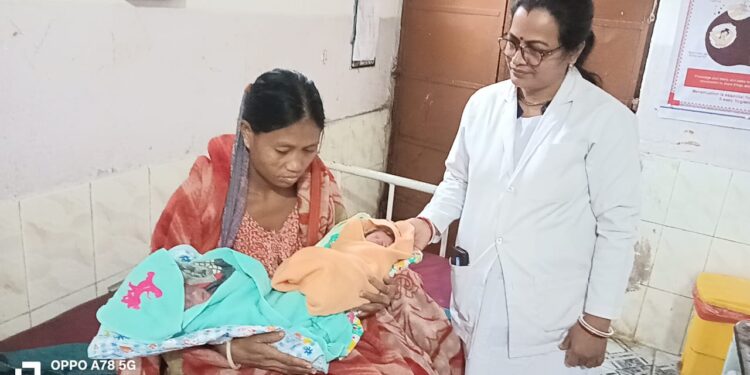 Woman delivers twin baby boys at Bishramganj PHC