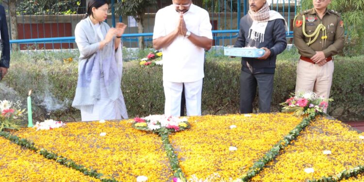 Gov Indra Sena Reddy Nallu Pays Tribute to Mahatma Gandhi