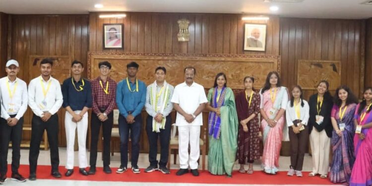 Ashtalakshmi Darshan Youth Exchange Students Call on Tripura Governor