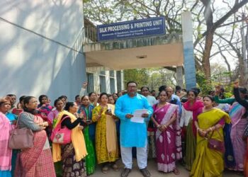 Tripura Silk Workers Protest, Seek Wage Hike, DA Restore