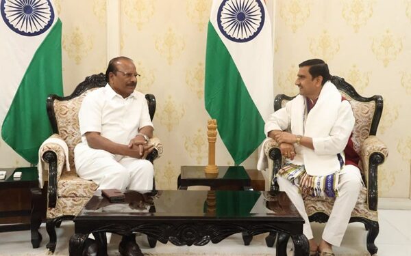 Union Minister Tokhan Sahu Pays Courtesy Call on Tripura Governor at Lok Bhavan