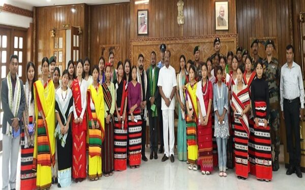 Assam Students on Educational Tour Call on Tripura Governor