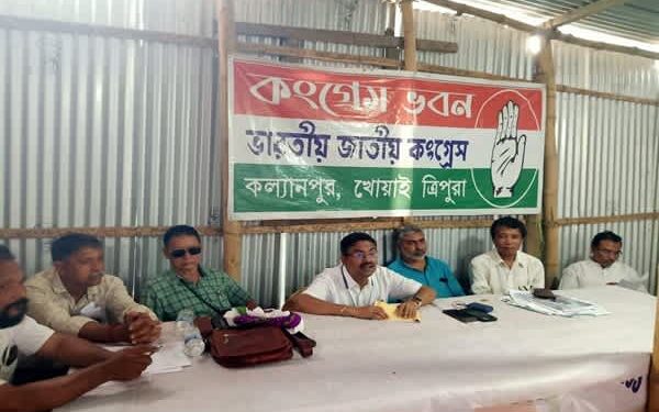 Congress Reviews ‘Sangathan Srijan Abhiyan’ at Kalyanpur Meet