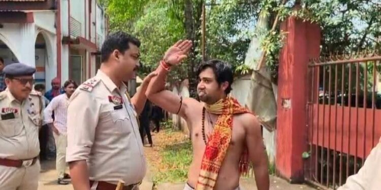 Absconding Accused Arrested After Dramatic Surrender at Bishalgarh Court