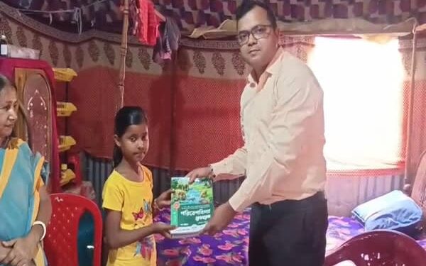 DM Aids Bereaved Family in West Tripura