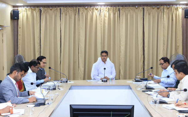 CM Manik Saha Reviews Urban Projects, Stresses Timely Completion and Quality