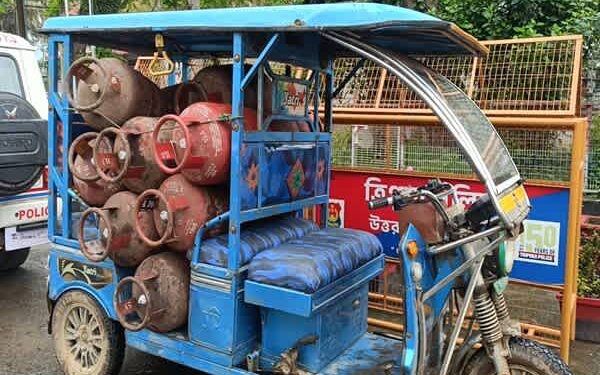 60 Illegal LPG Cylinders Seized in Dharmanagar Raid, Black-Market Racket Suspected