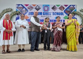 Tripura CJ Urges Students to Limit Mobile Use
