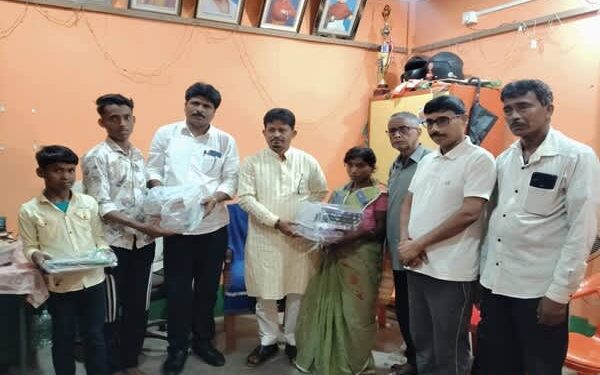 MLA Pinaki Das Choudhury aids needy students with books