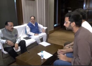 JP Nadda, Jitendra Singh Hold Talks with CJP Delegation Amid Ongoing Paper Leak Protest in Delhi