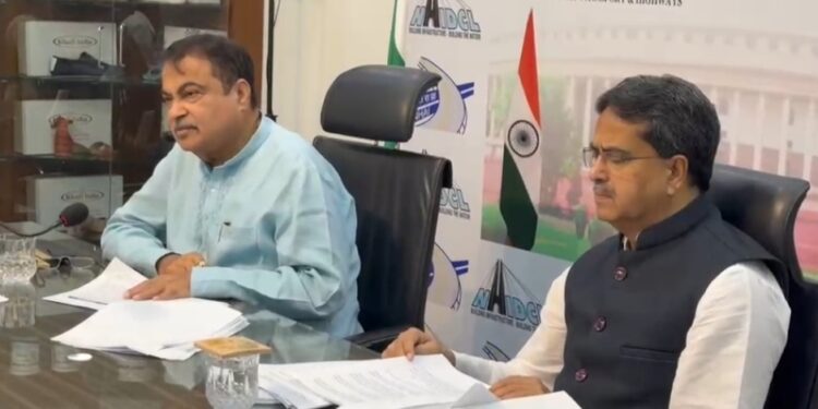 Tripura CM meets Gadkari, reviews NH projects