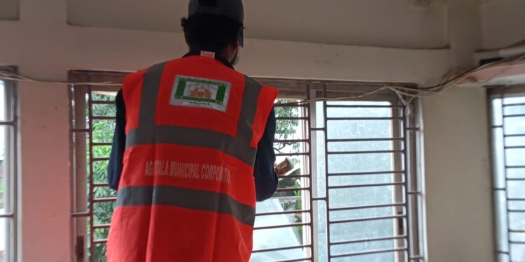 AMC demolishes house portion on High Court order