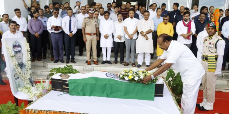 Governor Pays Tribute to Former DGP Anurag