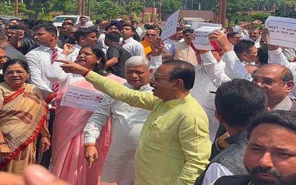 Tripura MP joins NDA protest against Congress