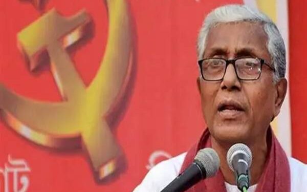 Manik Sarkar targets BJP govt at Jail Bharo stir