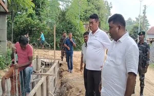 Minister demands strict supervision of road construction