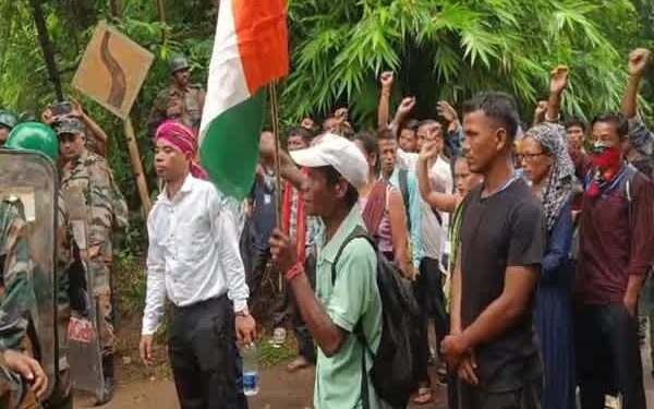 Former ATTF, NLFT Cadres Block Highway
