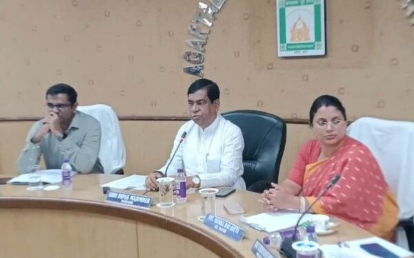 AMC Reviews Puja Preparations, Civic Services